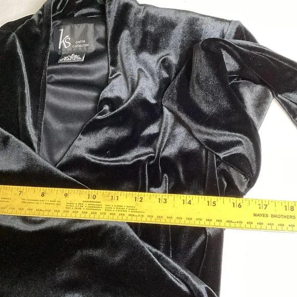 KS Petite 8P Black Velvet Wrap Dress With Shoulder Pads Glam Chic Knee Length - Picture 4 of 6